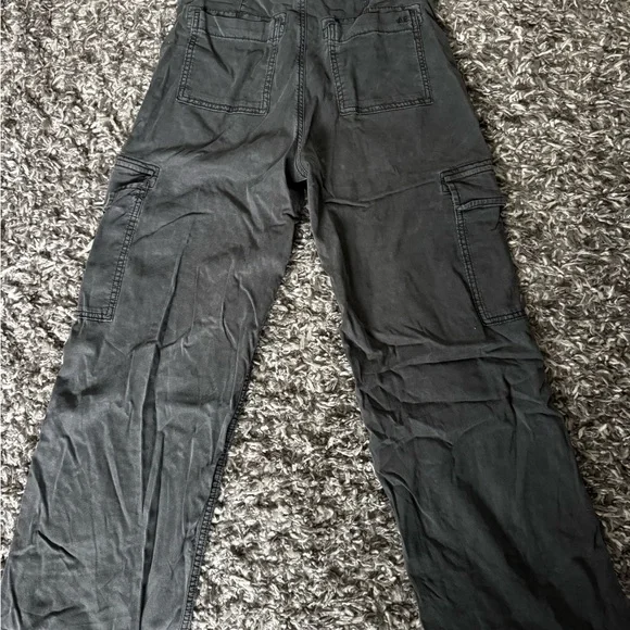 Grey American eagle cargo stretch pants - Picture 2 of 4